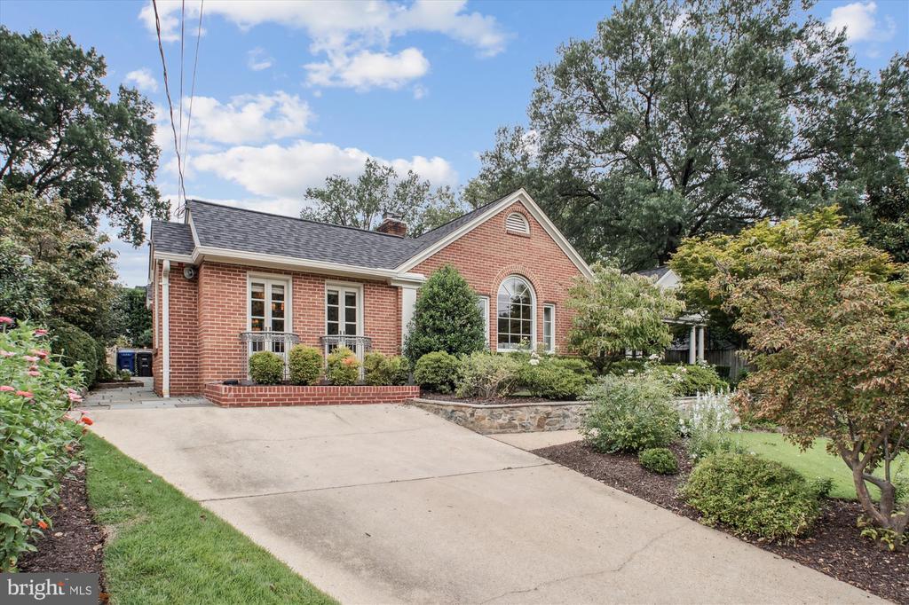 2907 DARTMOUTH ROAD