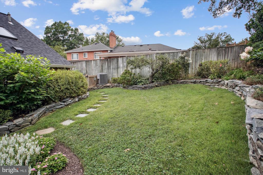 2907 DARTMOUTH ROAD