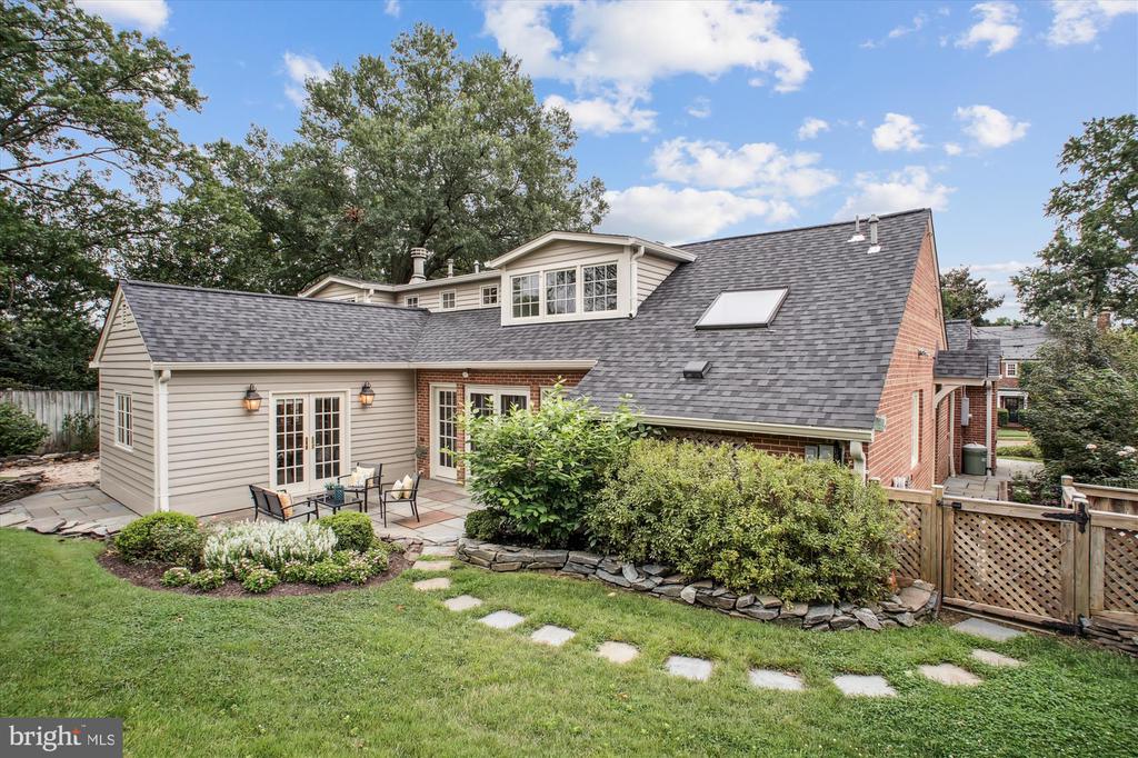 2907 DARTMOUTH ROAD