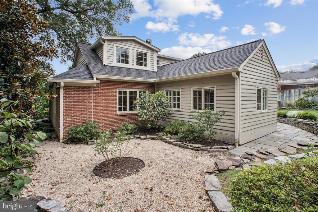 2907 DARTMOUTH ROAD