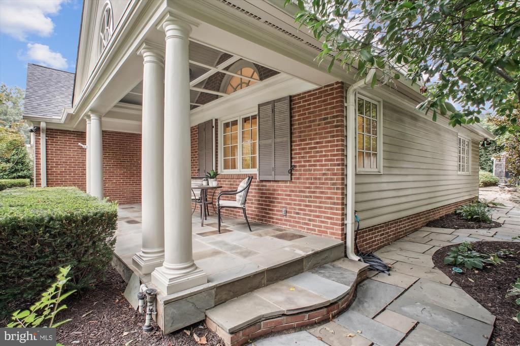 2907 DARTMOUTH ROAD