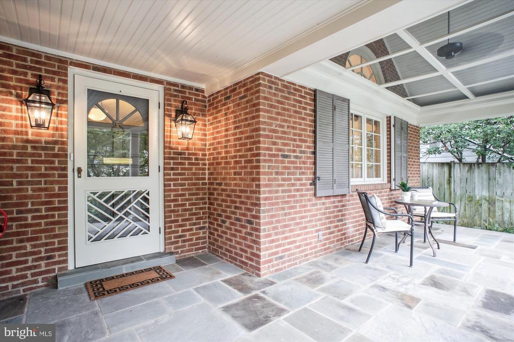 2907 DARTMOUTH ROAD