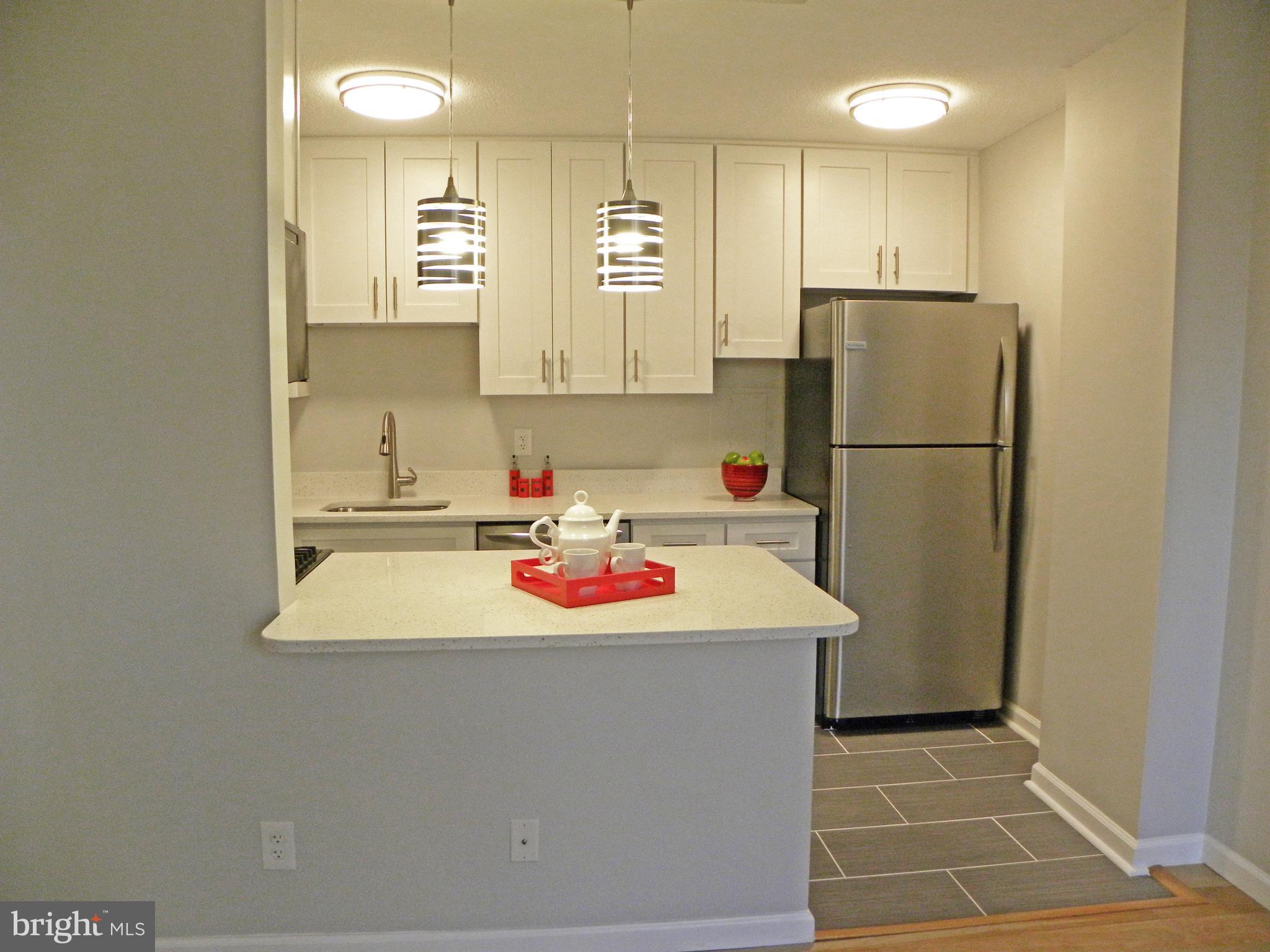 501 SLATERS LANE 212