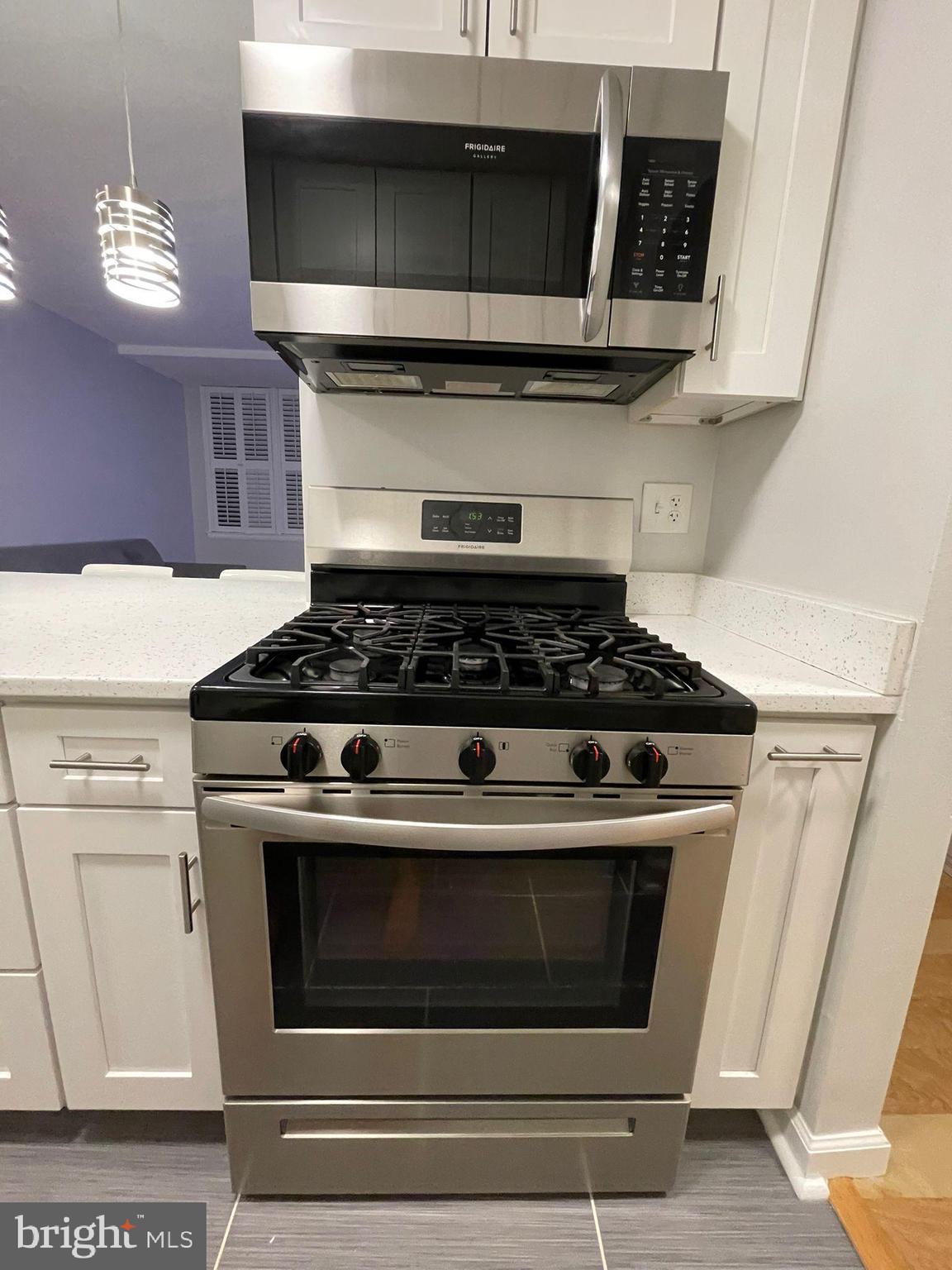 501 SLATERS LANE 212