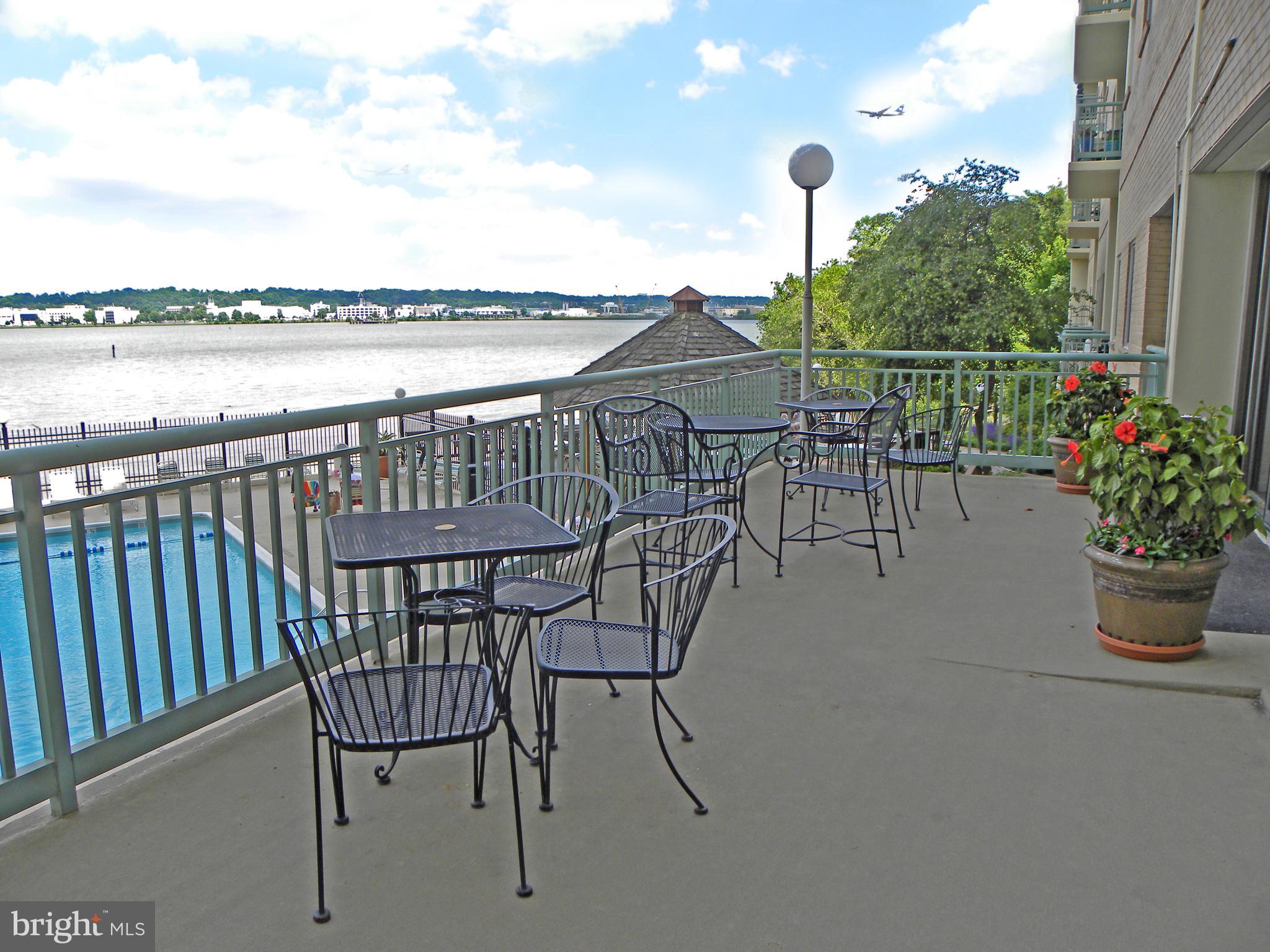 501 SLATERS LANE 212