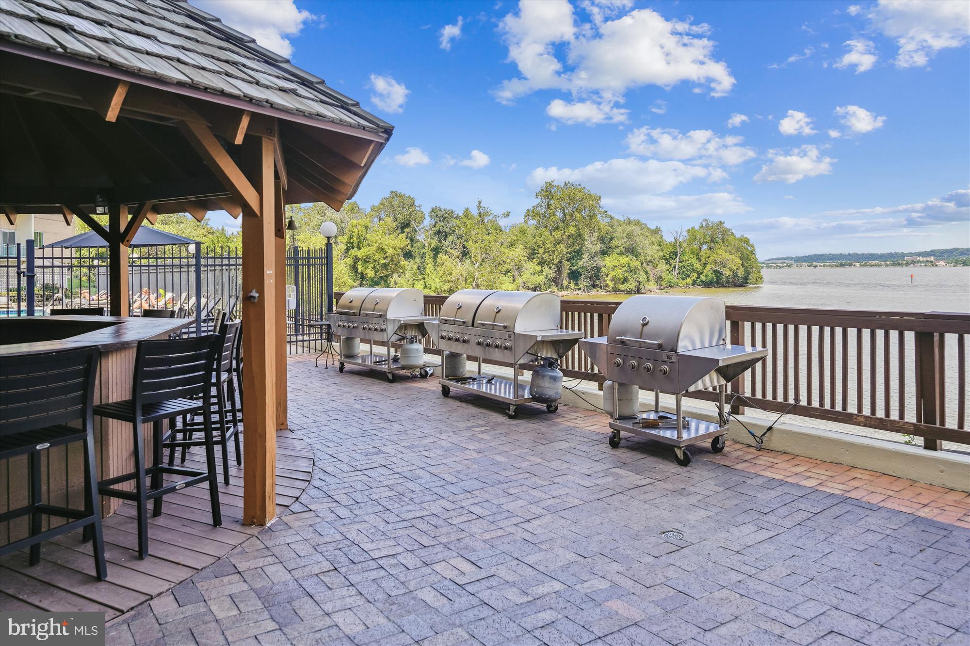 501 SLATERS LANE 212