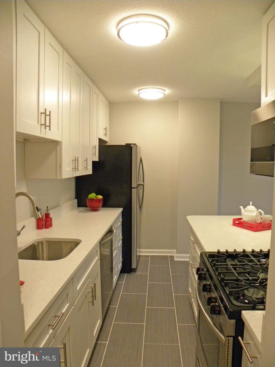 501 SLATERS LANE 212