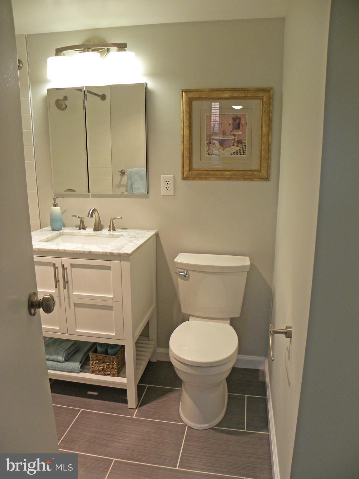 501 SLATERS LANE 212