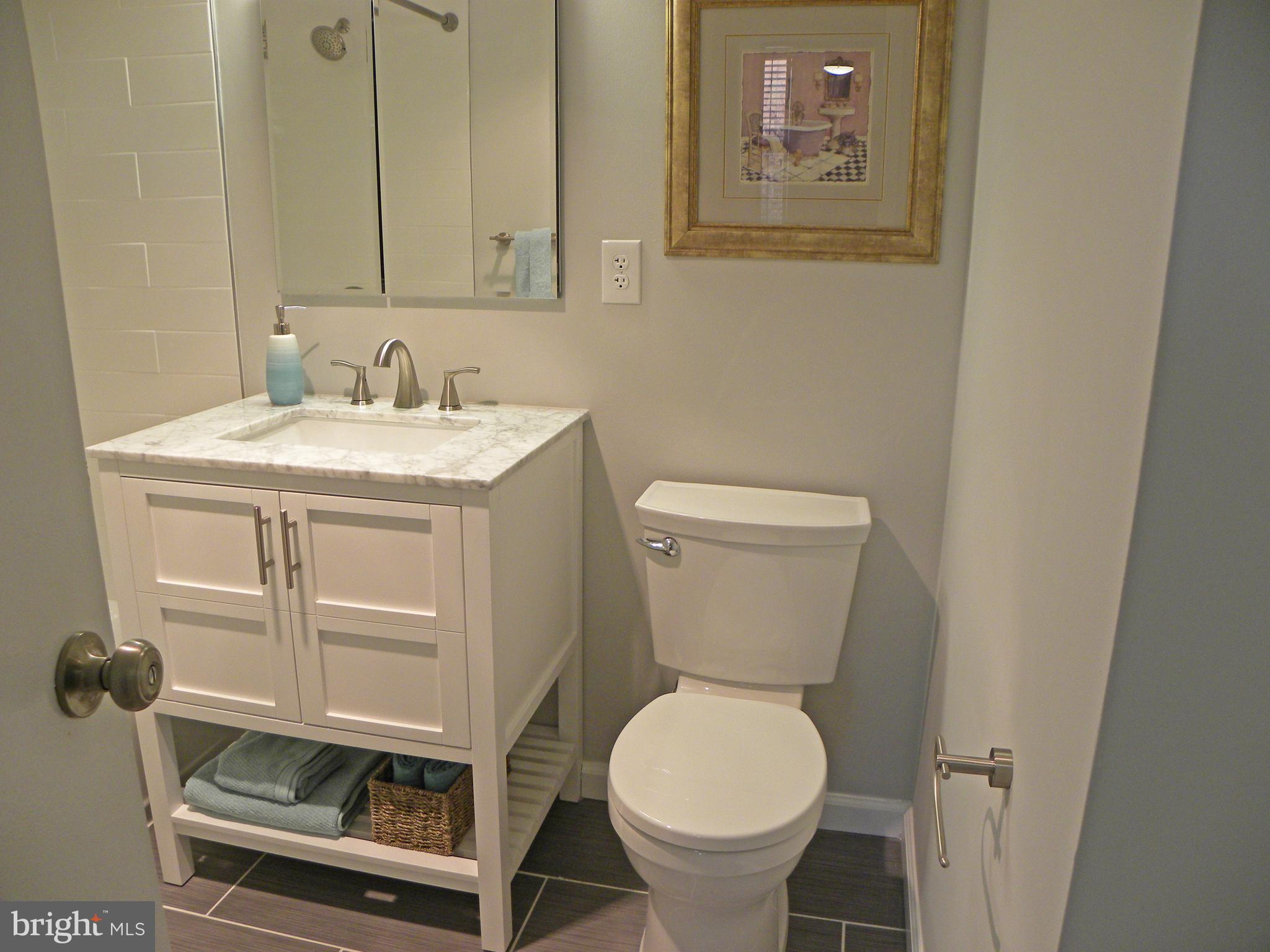 501 SLATERS LANE 212