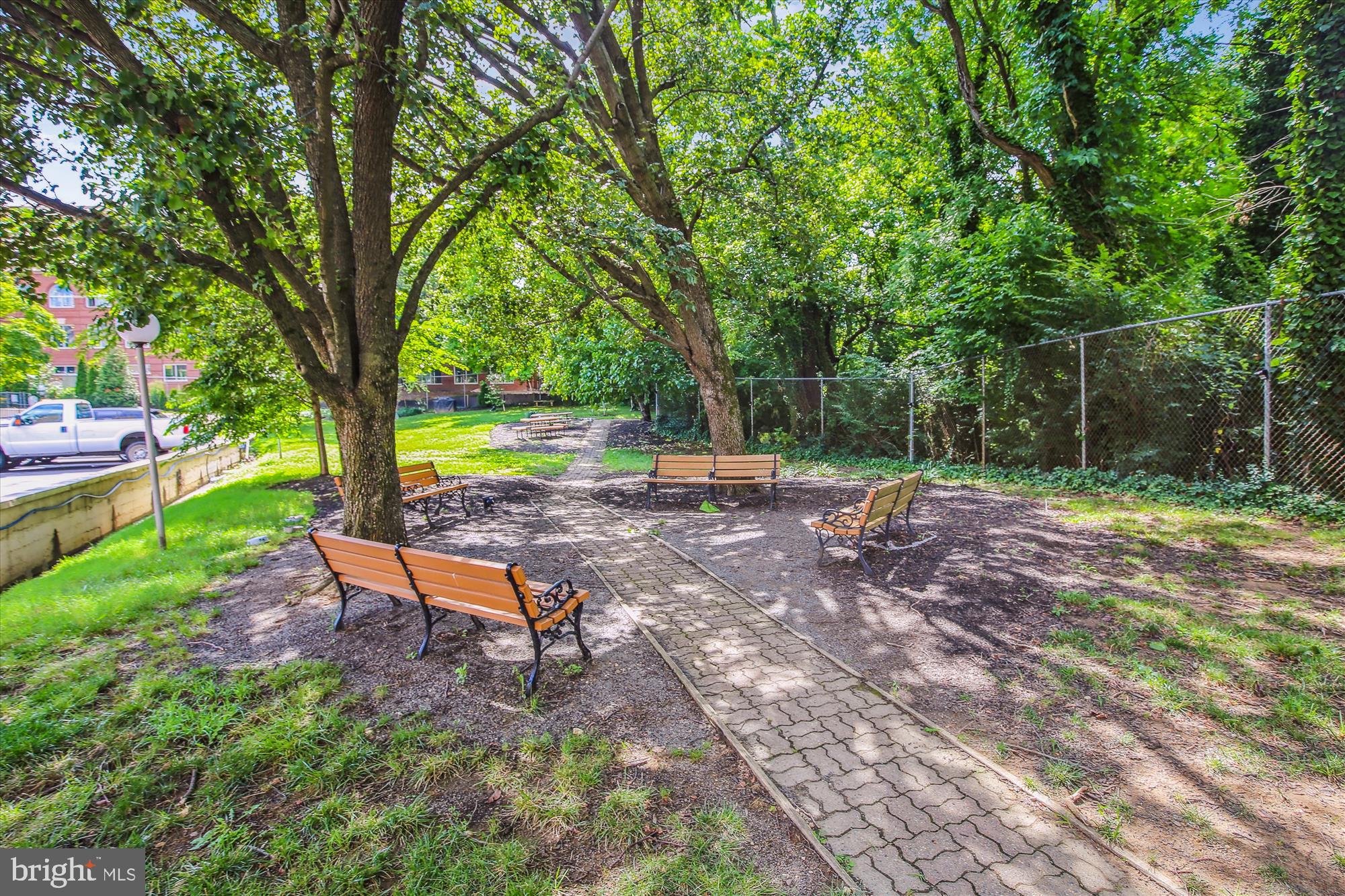 501 SLATERS LANE 212