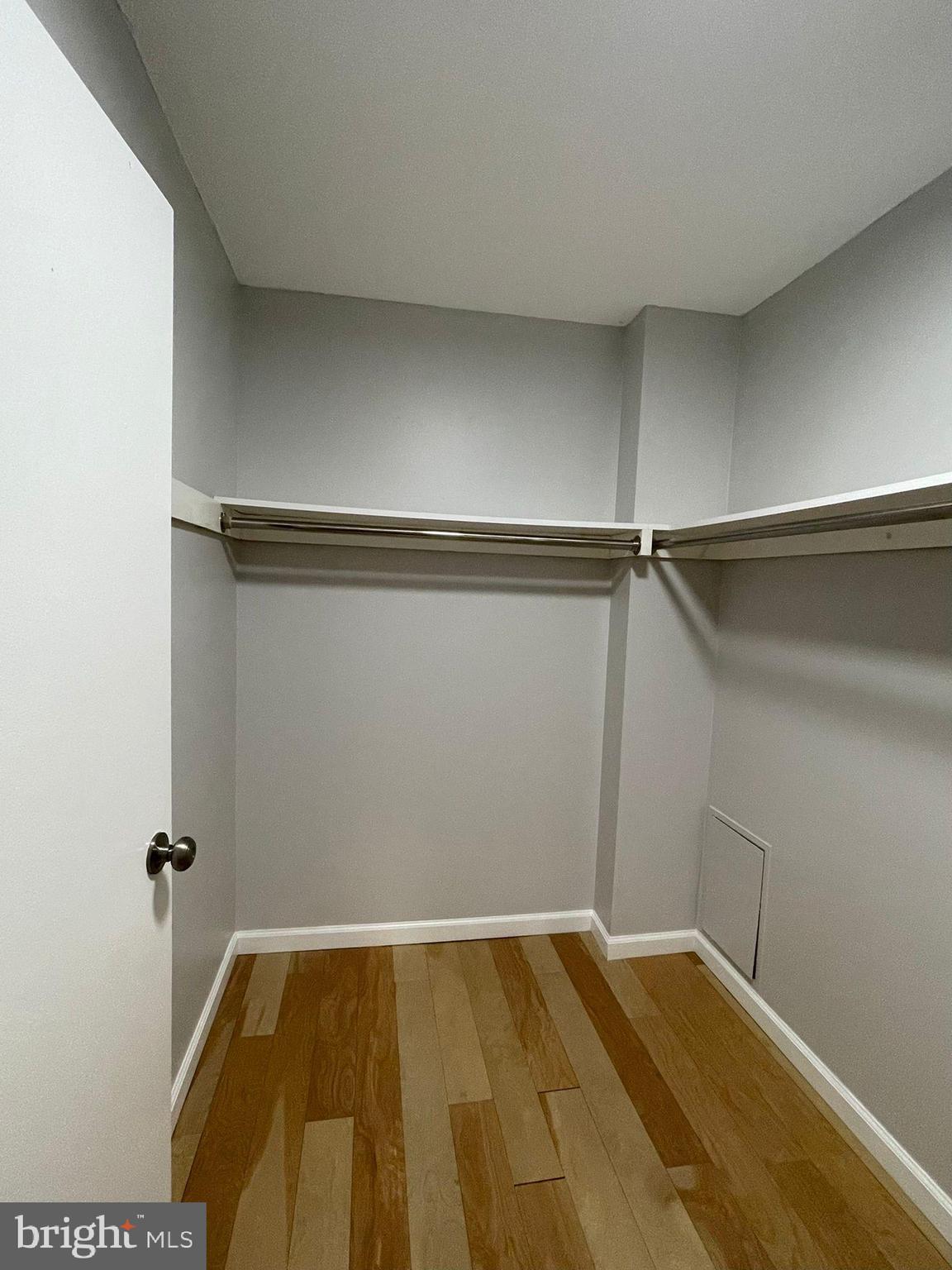 501 SLATERS LANE 212