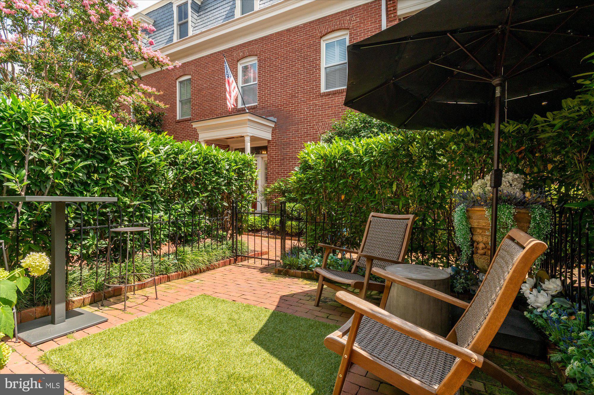 300 S COLUMBUS STREET