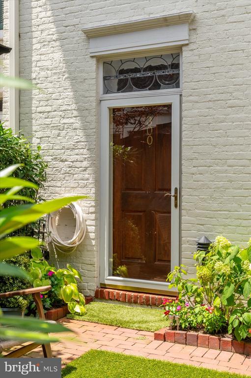 300 S COLUMBUS STREET