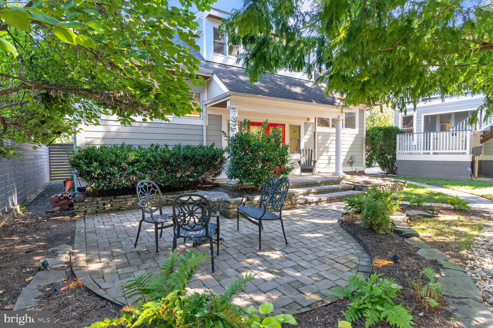 2100 MOUNT VERNON AVENUE