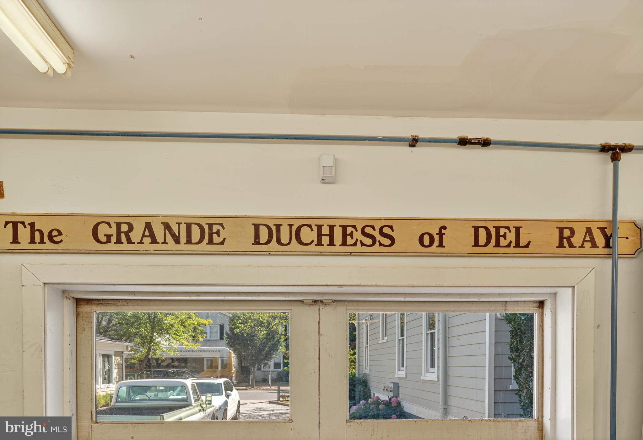 2100 MOUNT VERNON AVENUE