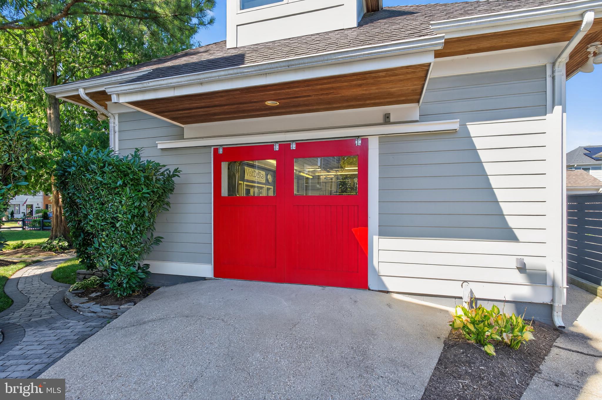 2100 MOUNT VERNON AVENUE