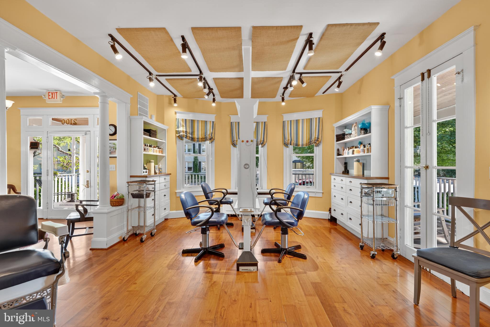 2100 MOUNT VERNON AVENUE