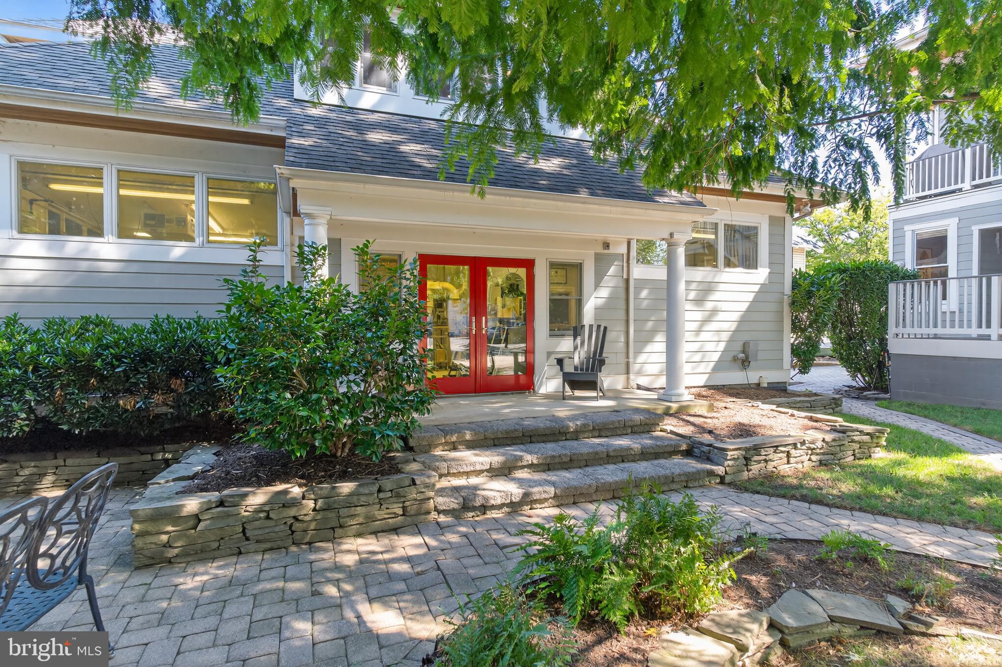 2100 MOUNT VERNON AVENUE