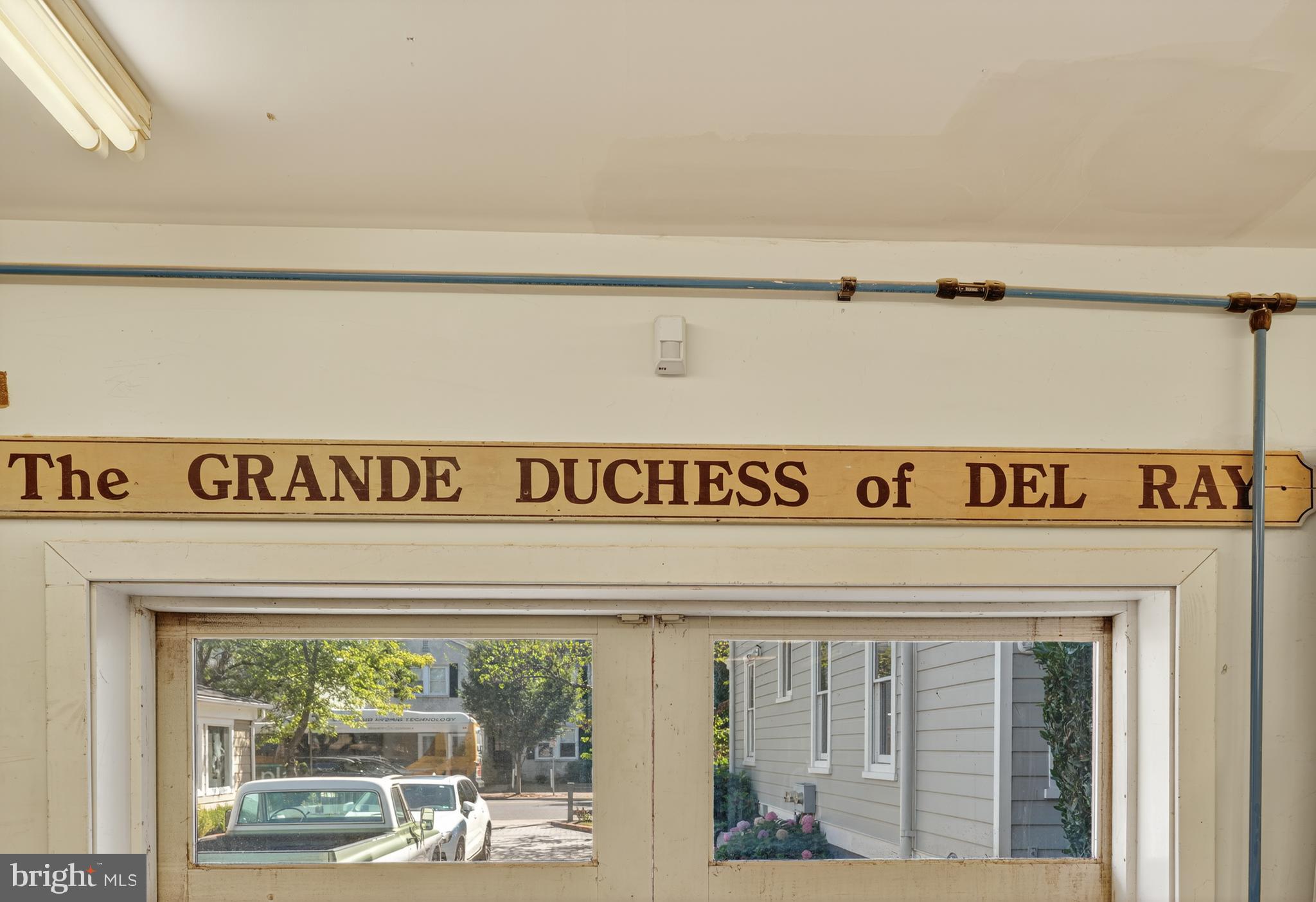 2100 MOUNT VERNON AVENUE