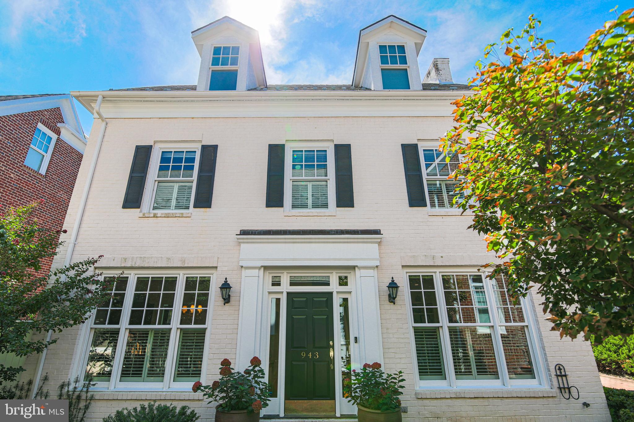 943 POWHATAN STREET