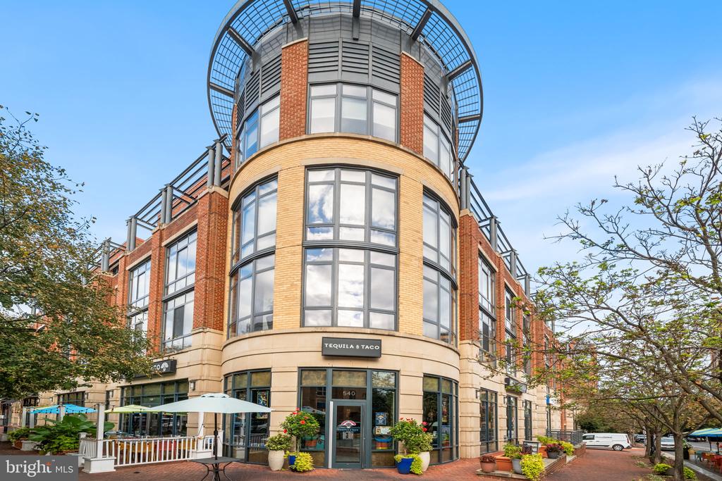 520 JOHN CARLYLE STREET 228