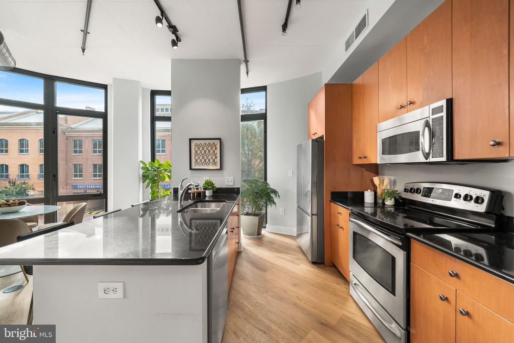 520 JOHN CARLYLE STREET 228