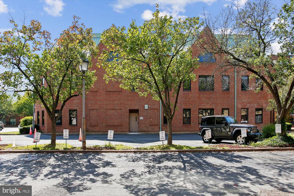 1501 DUKE STREET