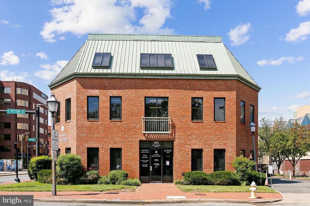 1501 DUKE STREET