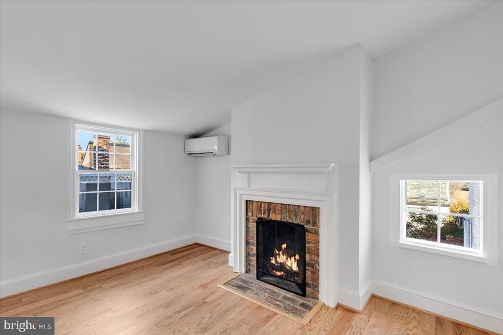 215 PRINCE STREET
