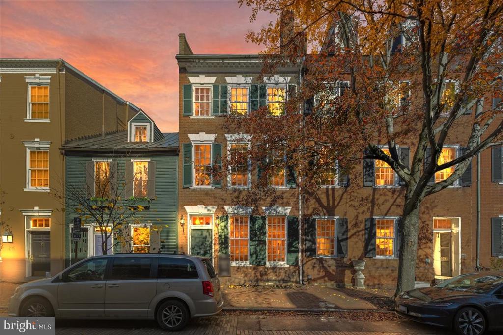 215 PRINCE STREET