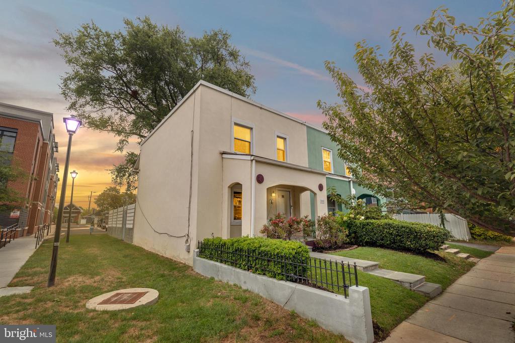 909 PENDLETON STREET