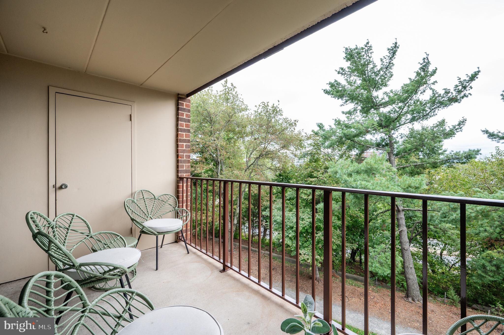 110 ROBERTS LANE 301