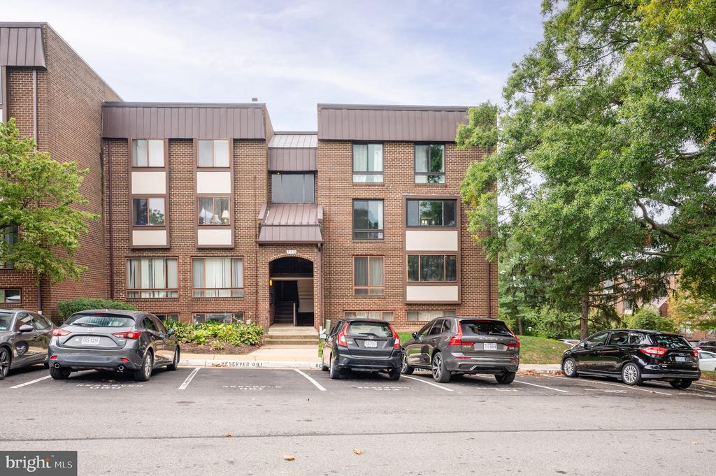 110 ROBERTS LANE 301