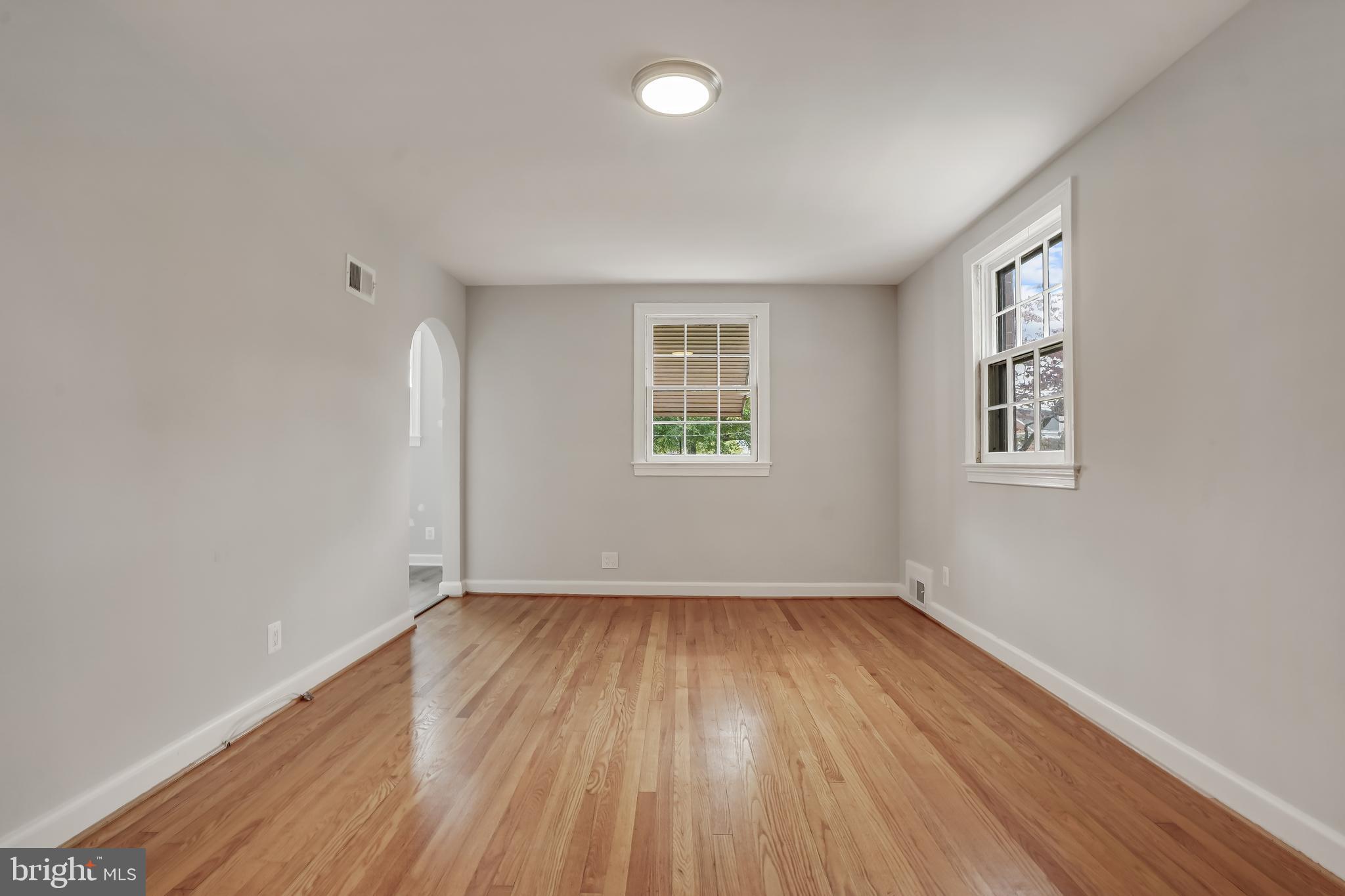 1605 W BRADDOCK ROAD