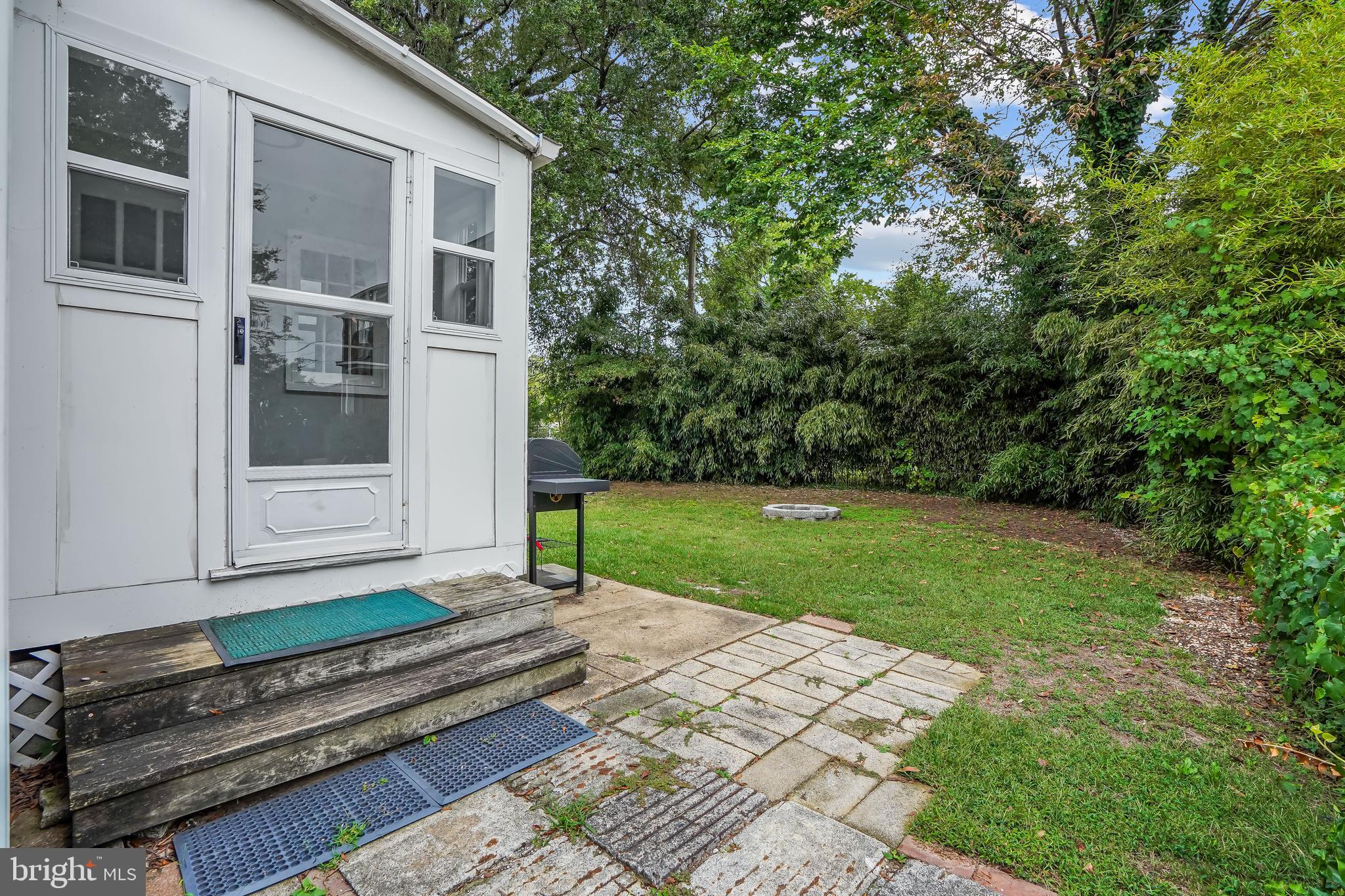 1605 W BRADDOCK ROAD