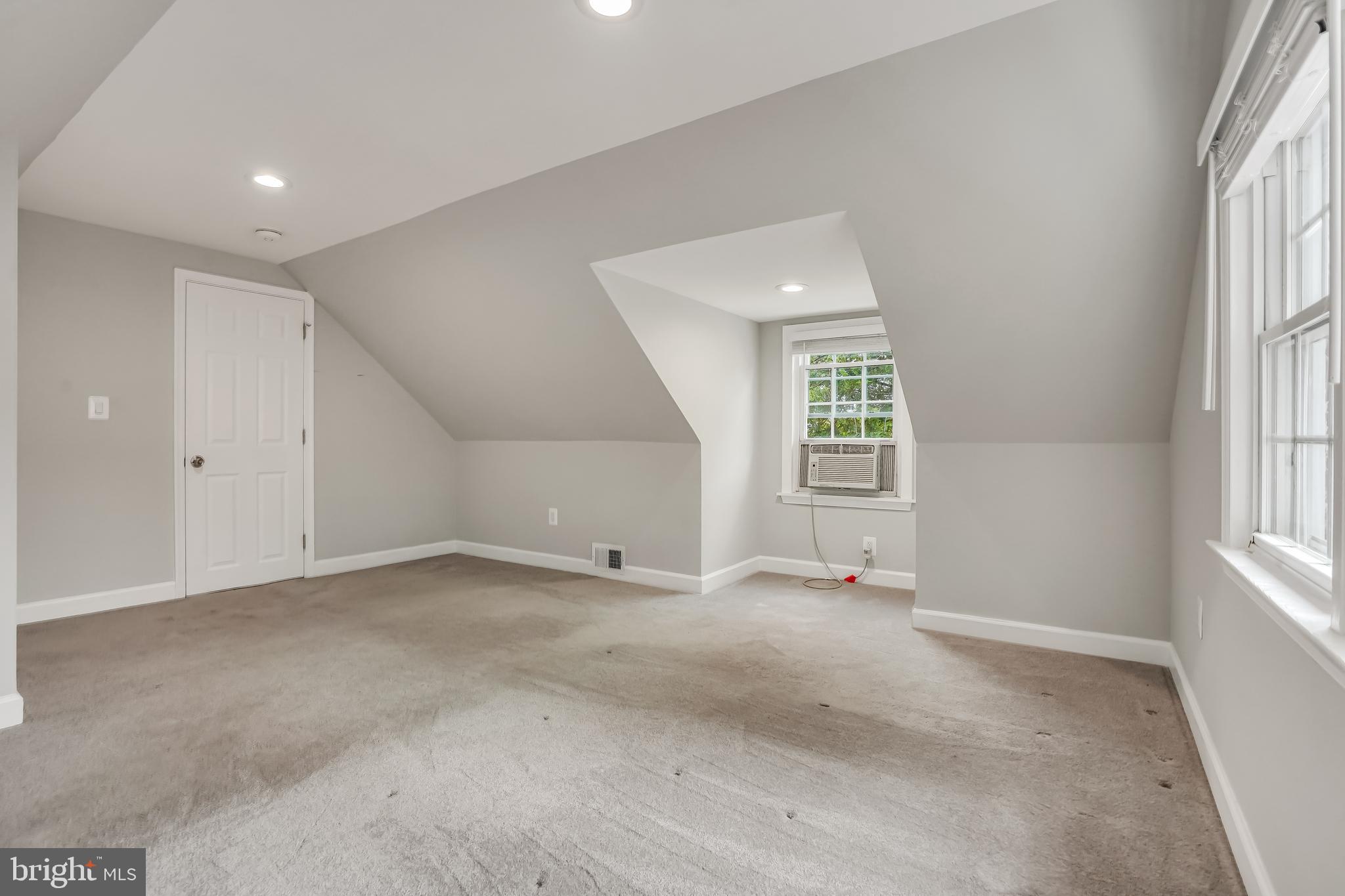 1605 W BRADDOCK ROAD