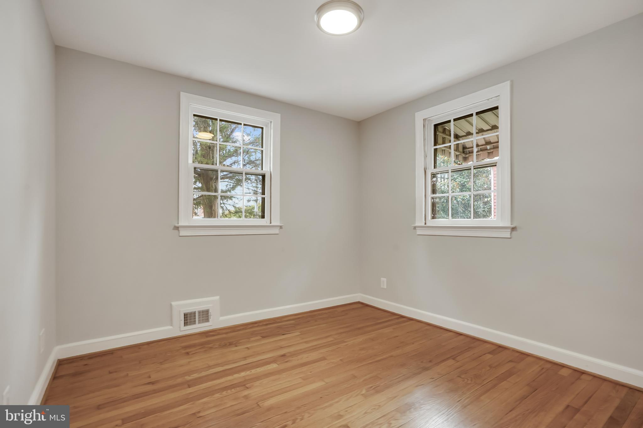 1605 W BRADDOCK ROAD