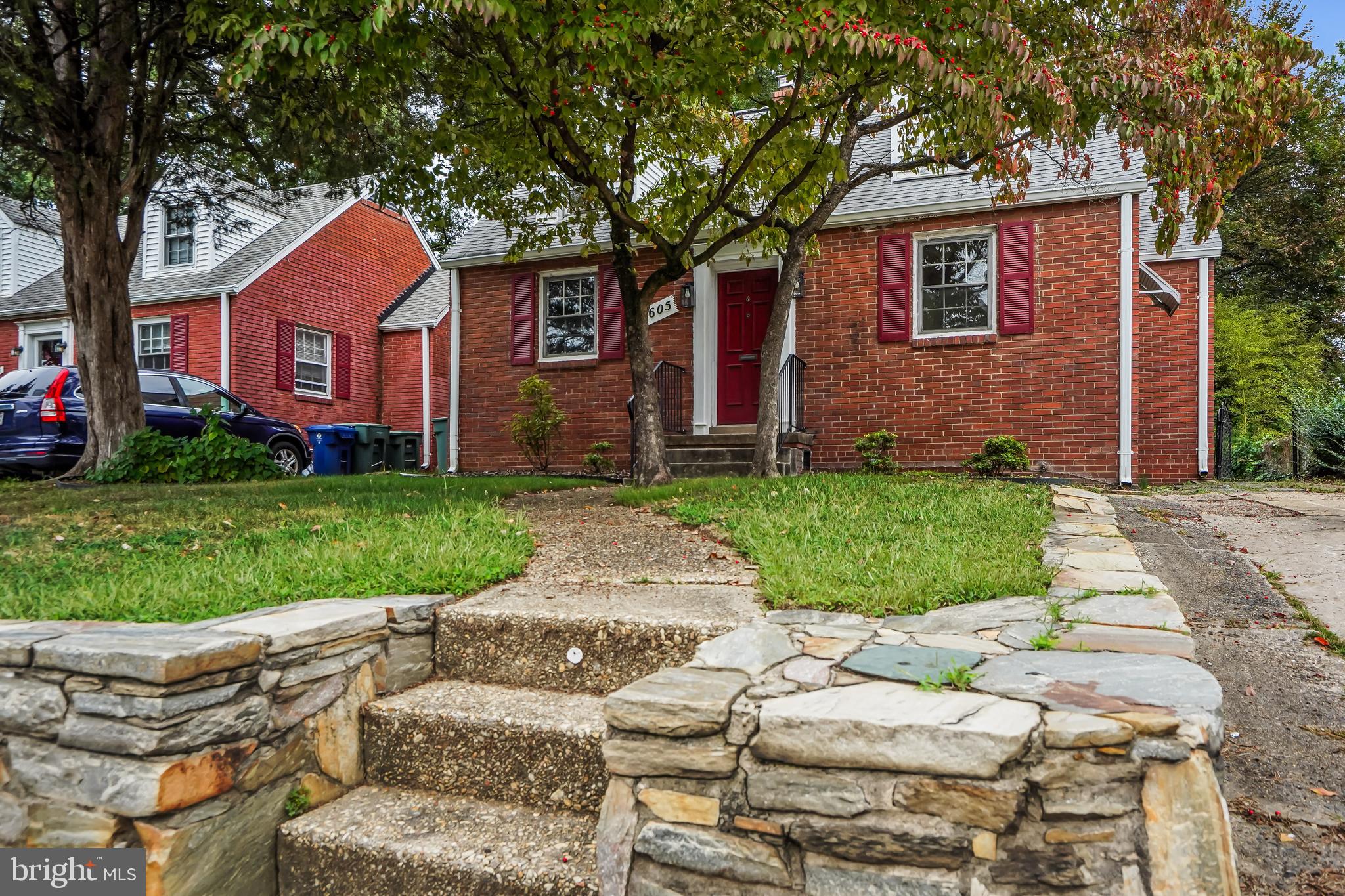 1605 W BRADDOCK ROAD