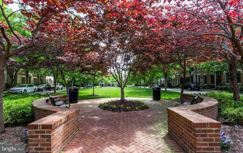 1808 POTOMAC GREENS DRIVE