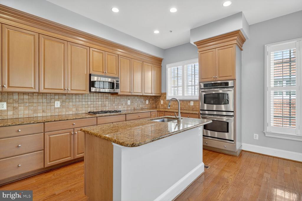 1808 POTOMAC GREENS DRIVE