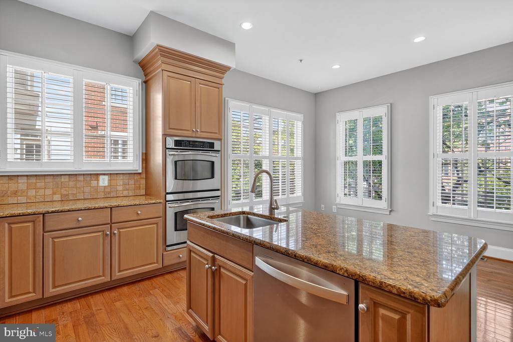 1808 POTOMAC GREENS DRIVE