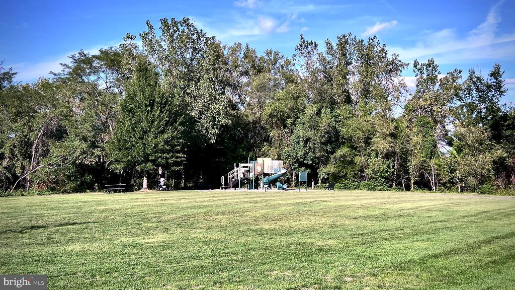 1808 POTOMAC GREENS DRIVE