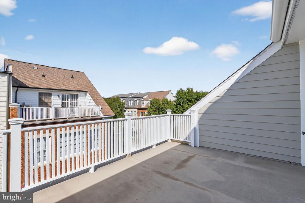 1808 POTOMAC GREENS DRIVE