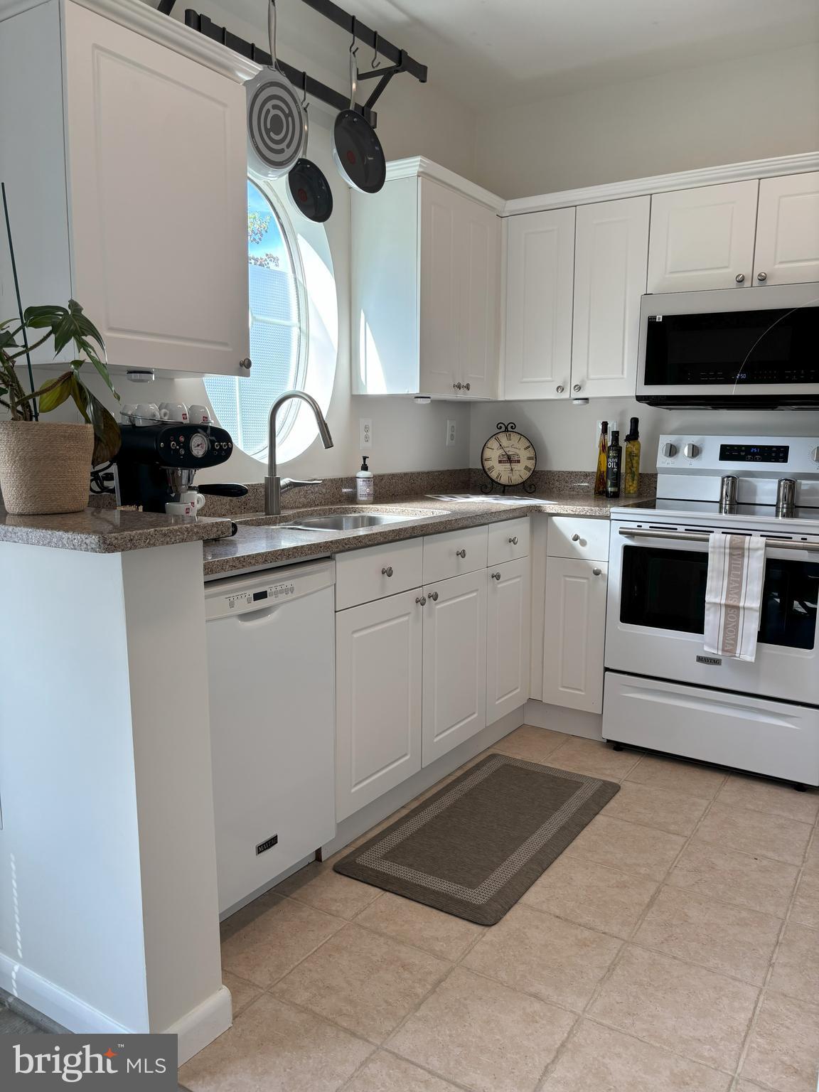 4561 STRUTFIELD LANE 3115