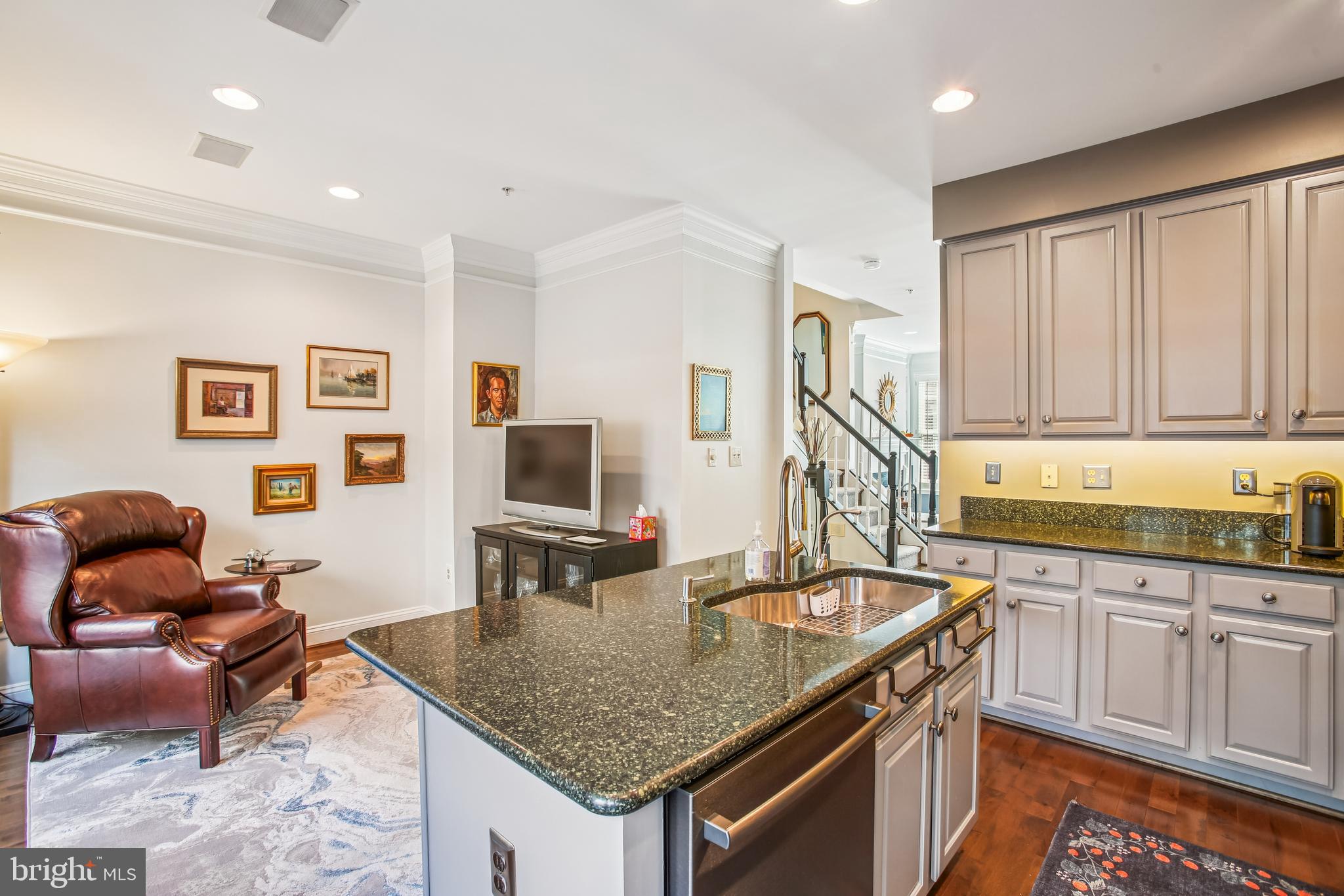 313 HEARTHSTONE MEWS