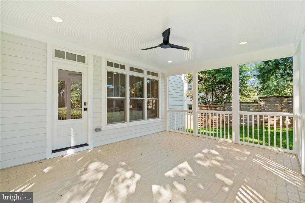 604 CRESTWOOD DRIVE