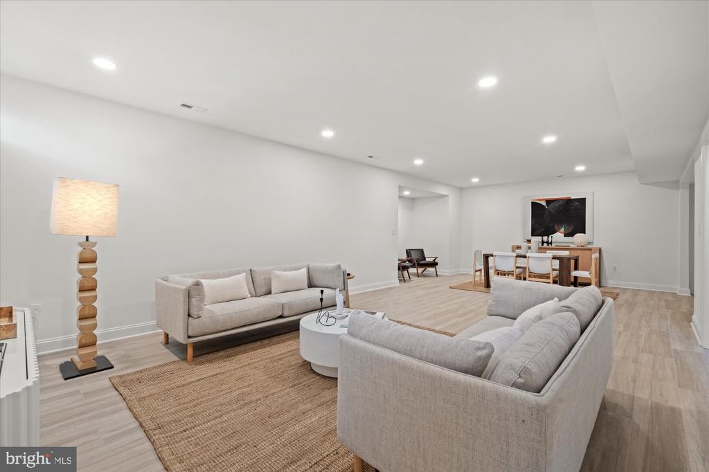 604 CRESTWOOD DRIVE