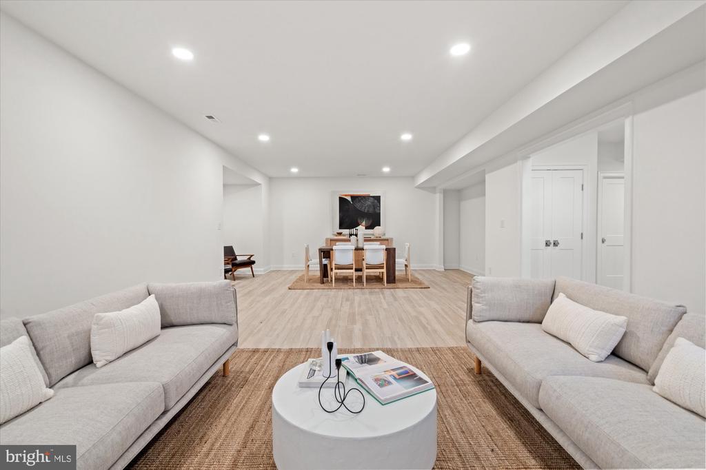 604 CRESTWOOD DRIVE