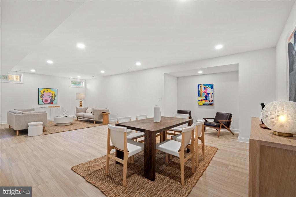 604 CRESTWOOD DRIVE
