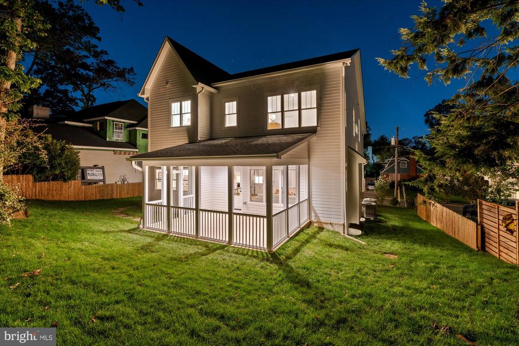 604 CRESTWOOD DRIVE